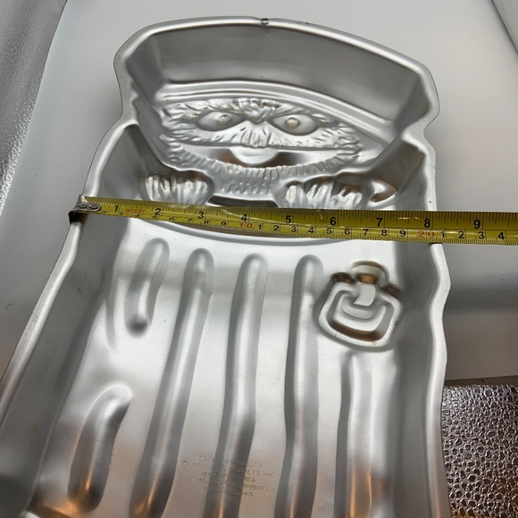 Vintage Wilton Sesame Street Character Oscar the Grouch Retro Cake Tin Pan 1977 - Picture 10 of 13